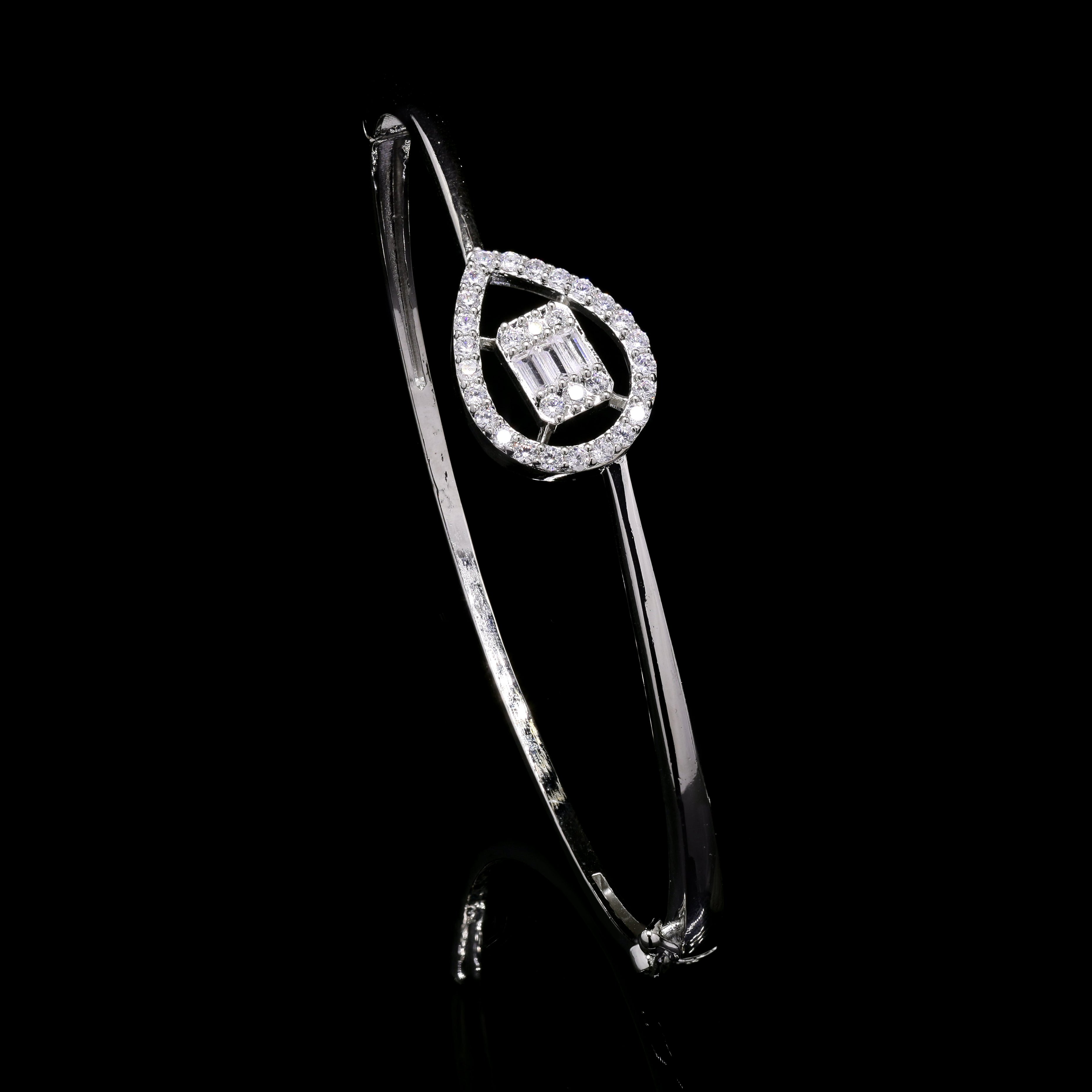 Pear-shaped Baguette Silver Bracelet