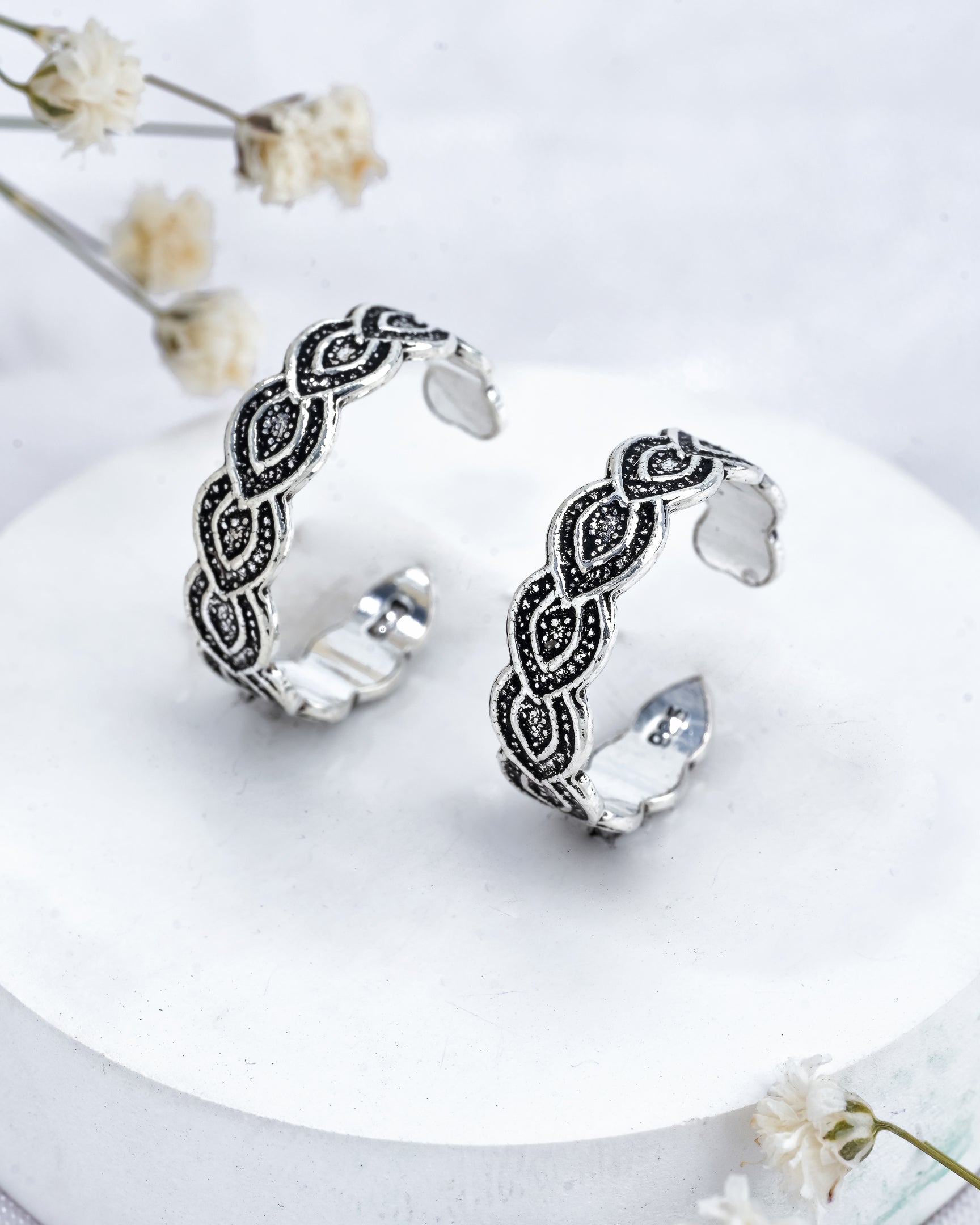 Loop Swirl Toe Rings