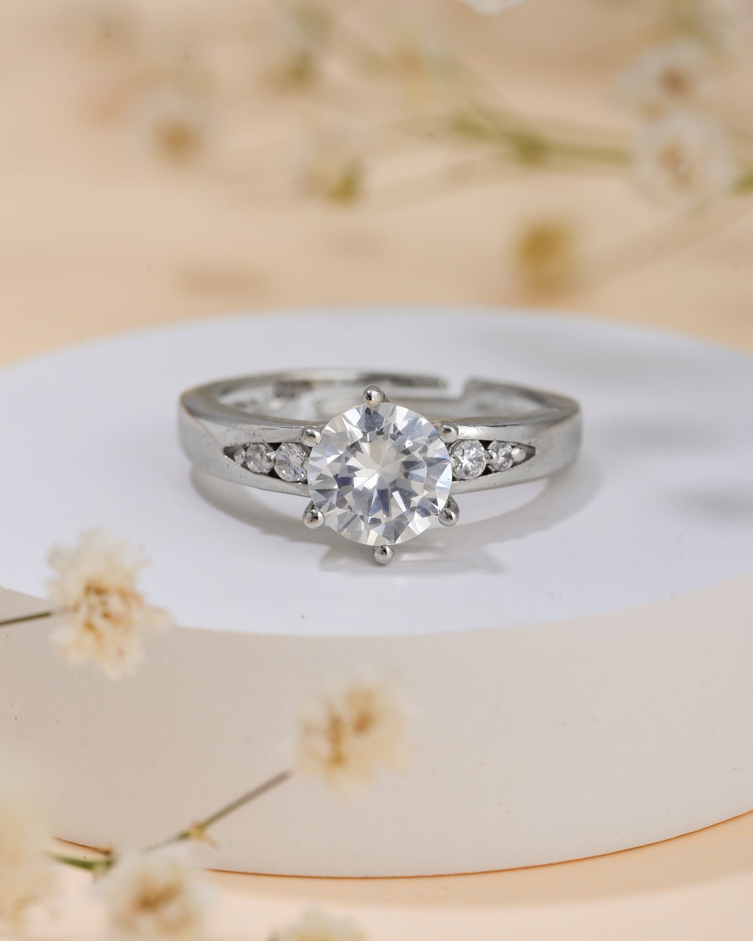 White Velvet Glow Silver Ring
