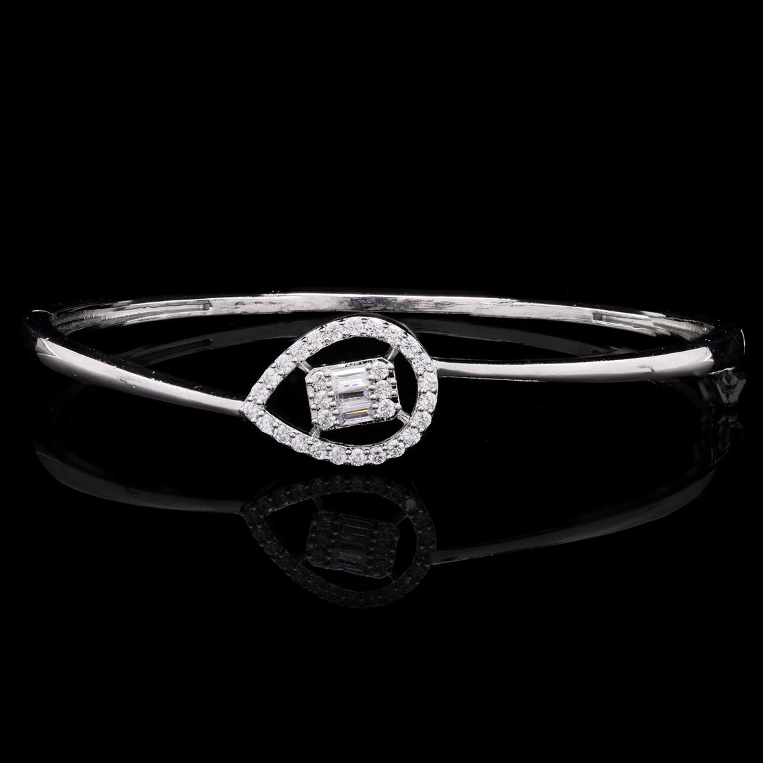 Pear-shaped Baguette Silver Bracelet