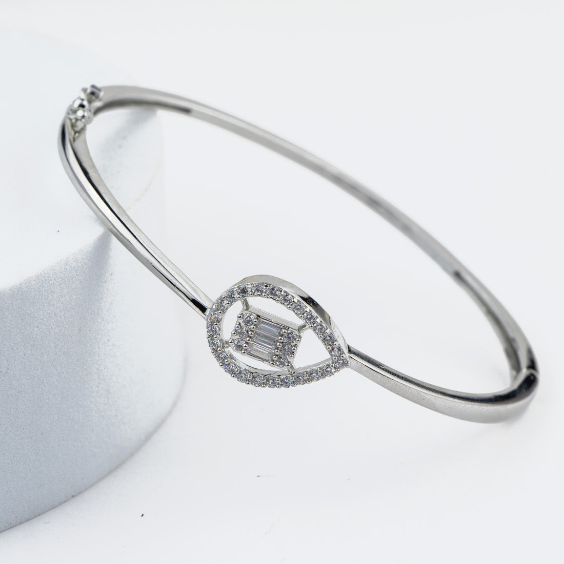 Pear-shaped Baguette Silver Bracelet