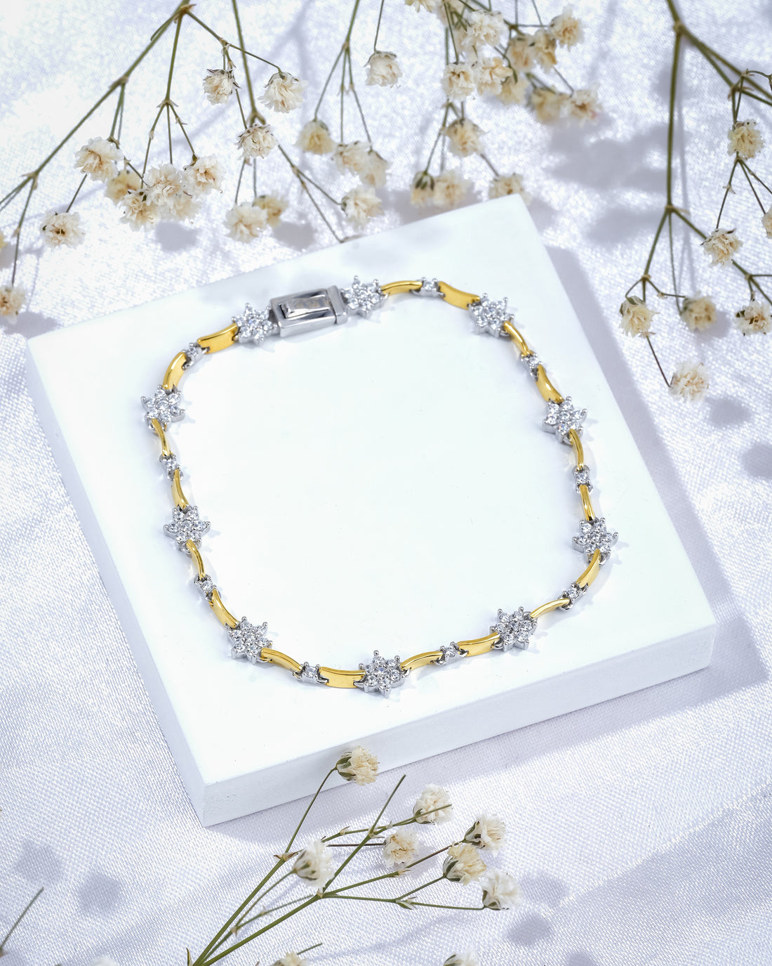 Twirl and Shine Silver Bracelet
