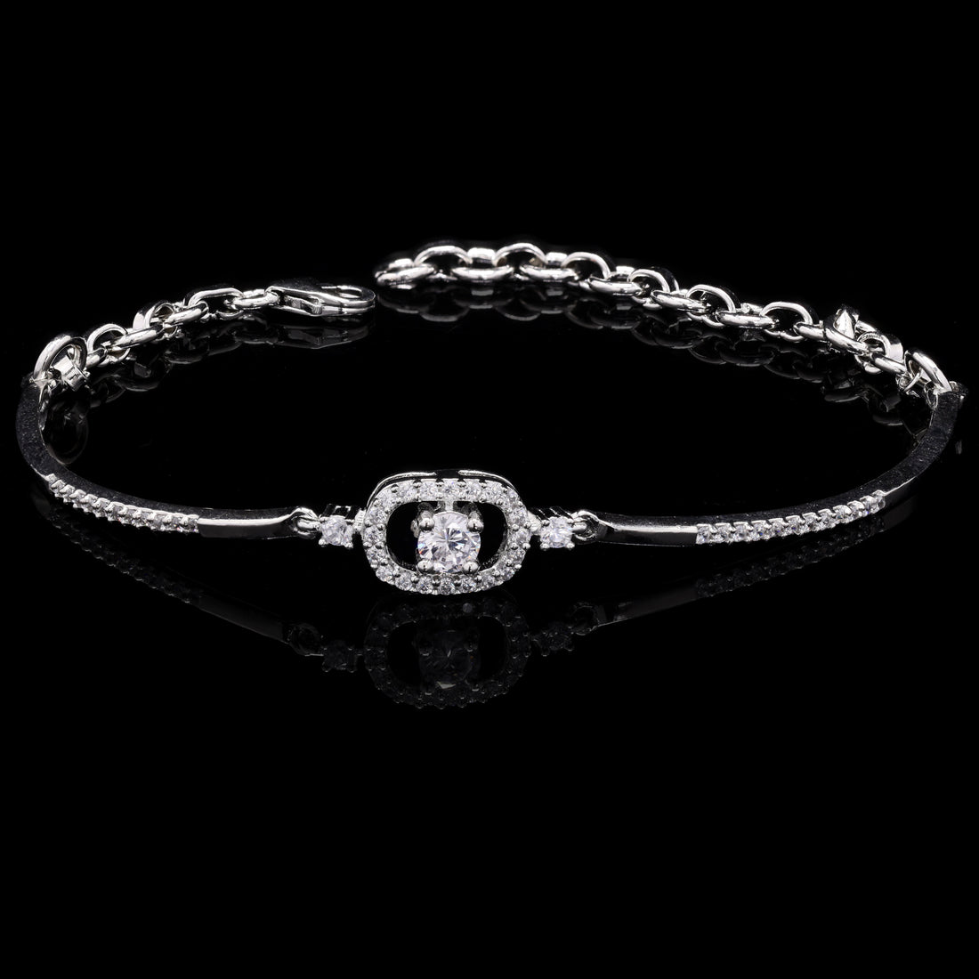 Center Shine Silver Bracelet