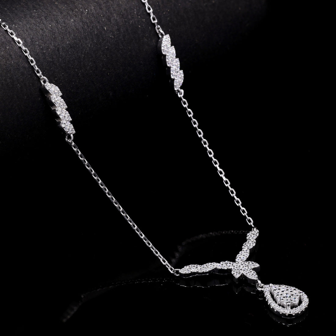 Silver Leaf Dewdrop Pendant