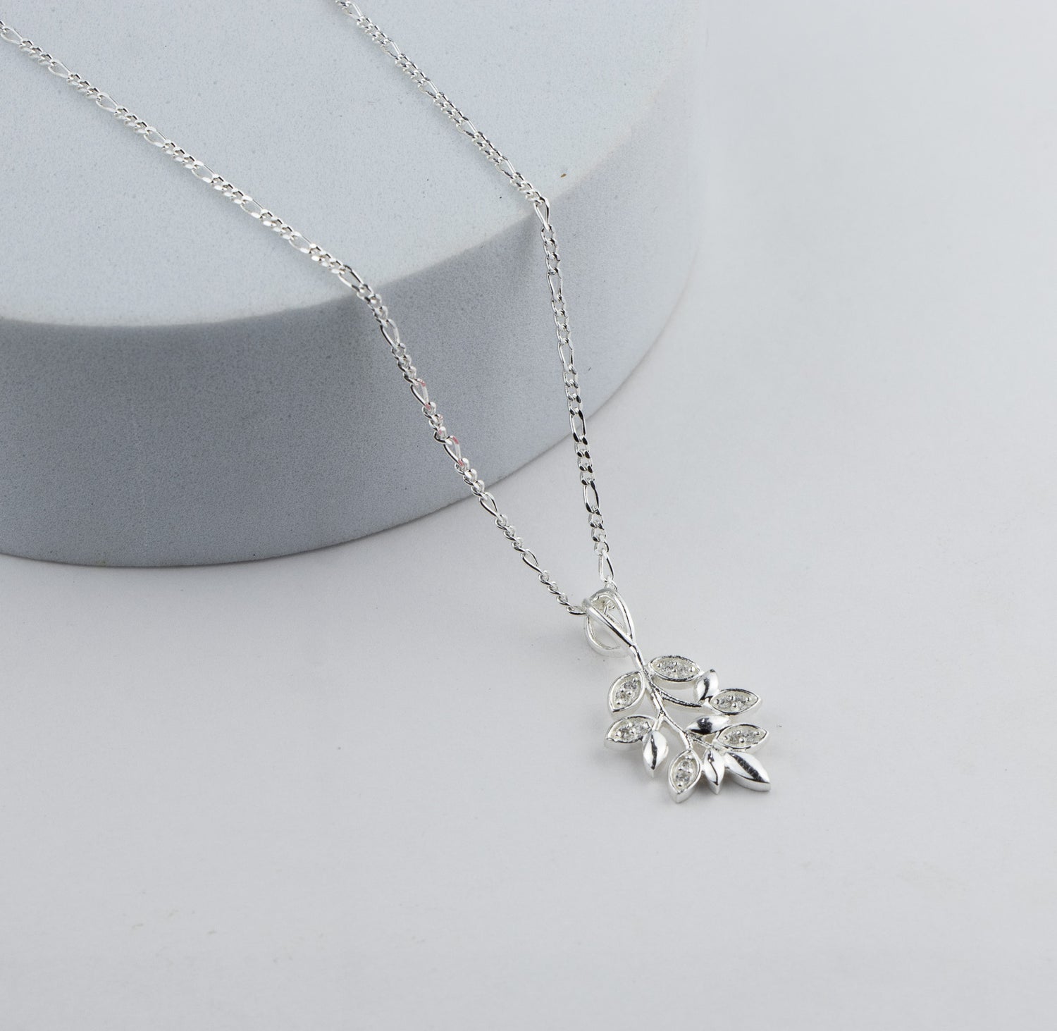 Twinkling Leaves Silver Pendant