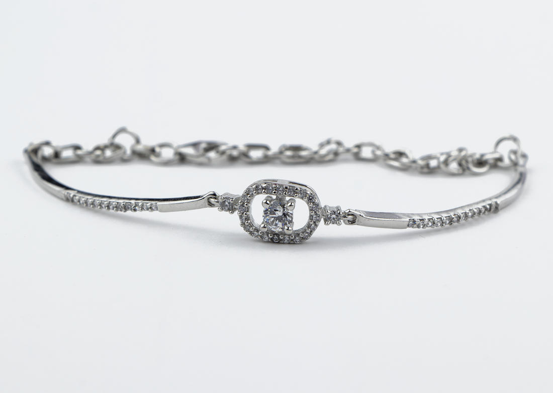 Center Shine Silver Bracelet