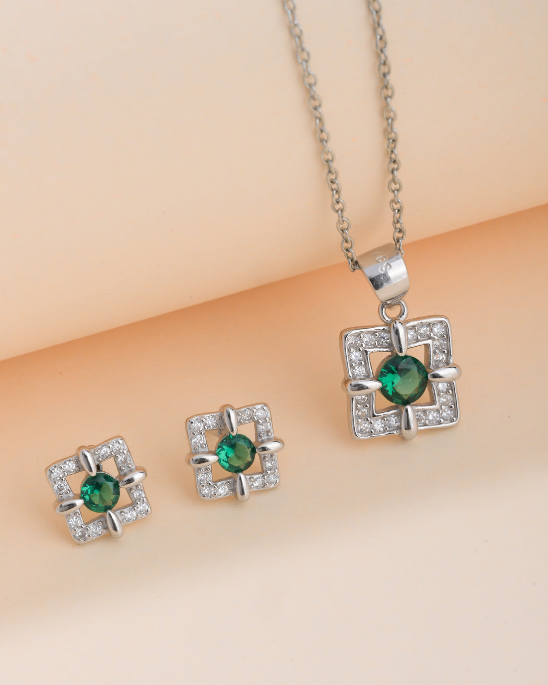 Emerald Square Frame Pendant set